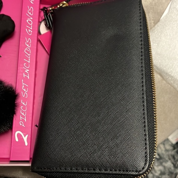 Betsey Johnson gift set, black wallet wristlet, and black gloves with fur, new - Picture 7 of 10